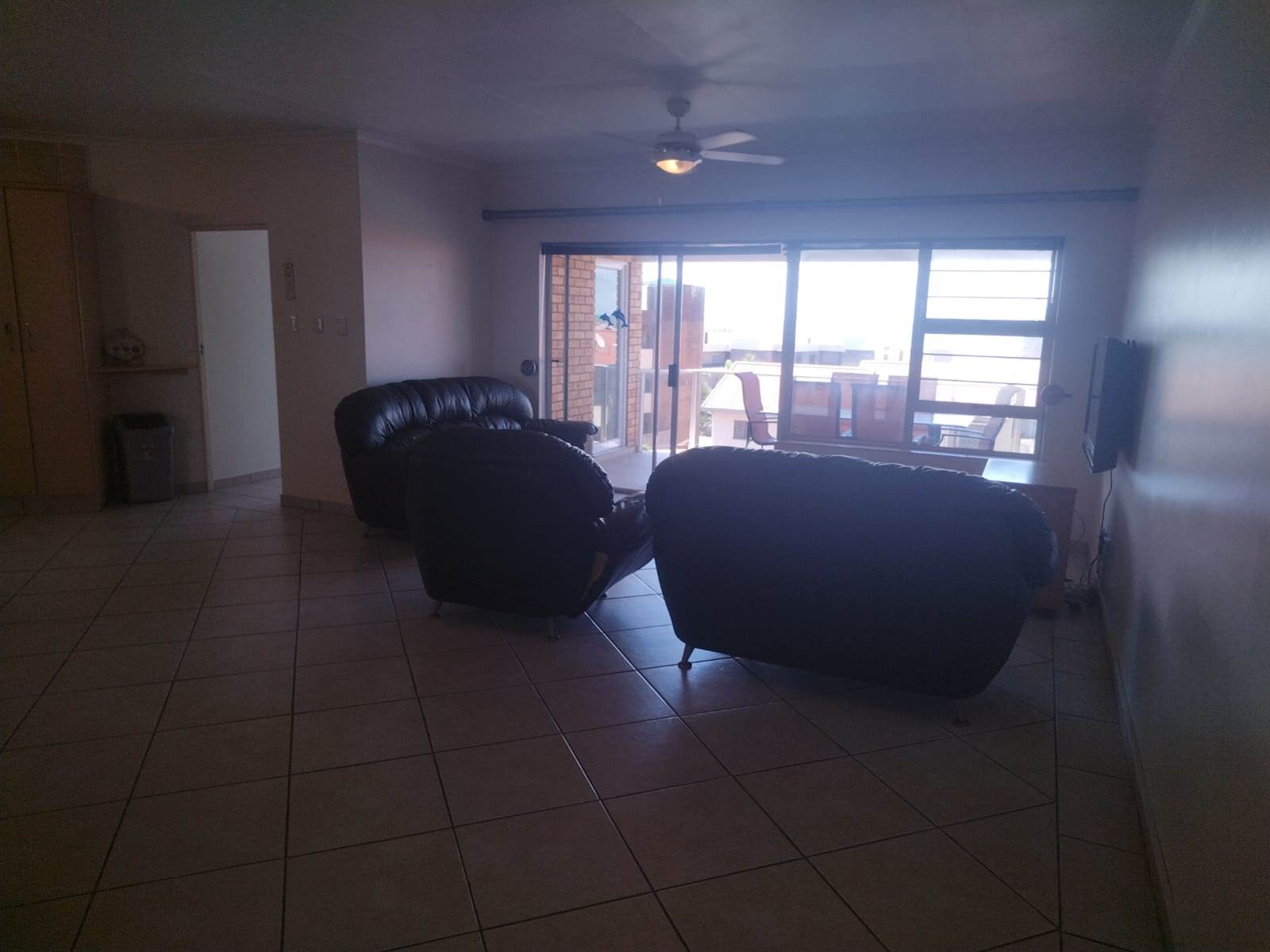 3 Bed Apartment in Uvongo photo number 19