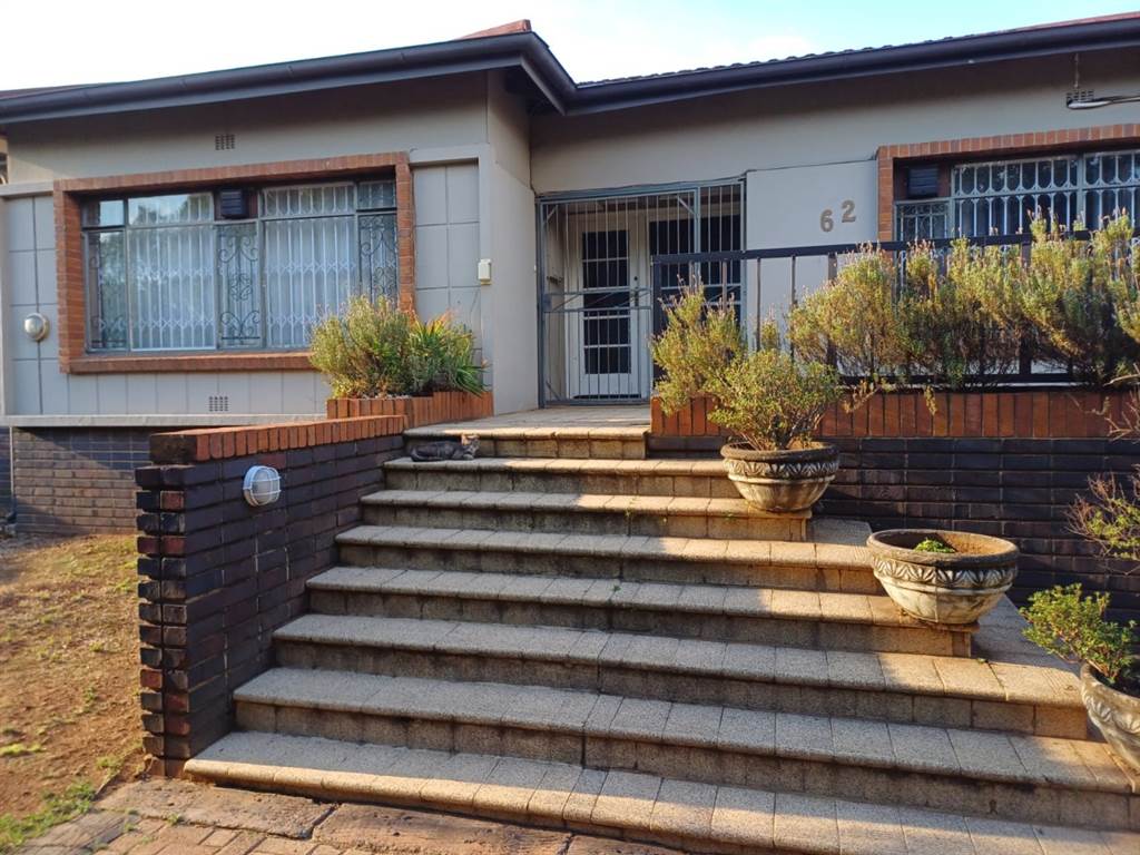 4 Bed House in Benoni CBD photo number 3