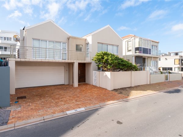 4 Bedroom House 4 Bedroom House