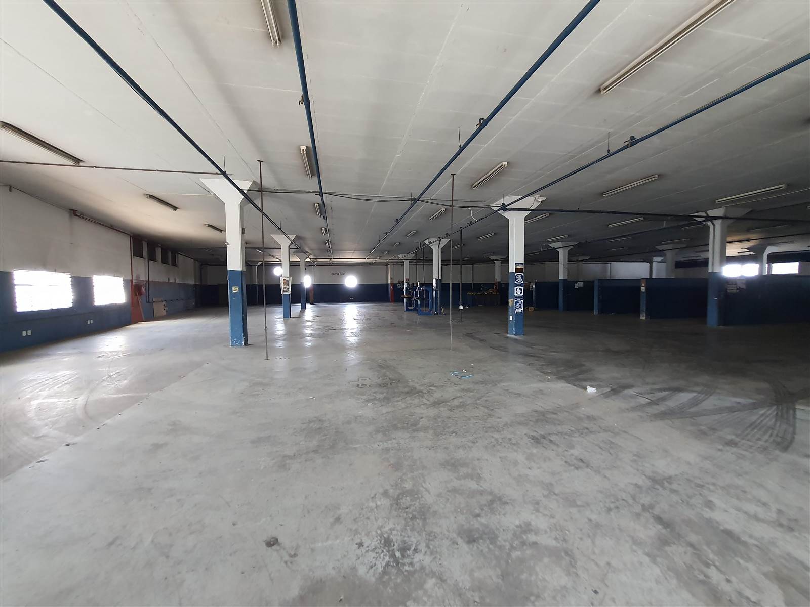 6000  m² Industrial space in Benrose photo number 3