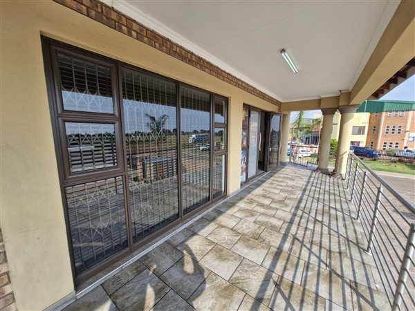 87  m² Commercial space in Witbank Central