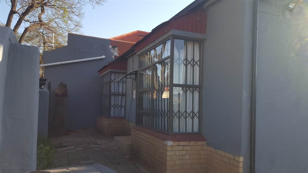 2 Bed House in Turffontein photo number 15