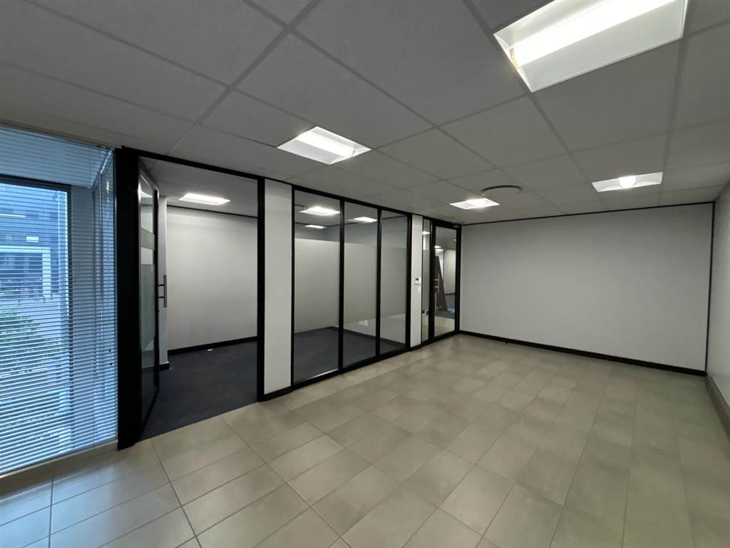 448  m² Commercial space in Parktown photo number 5