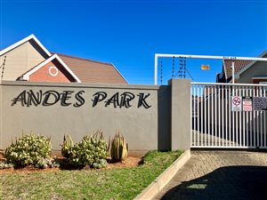 Townhouse in Lilyvale Estate