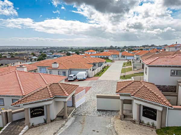 3 Bedroom Townhouse 3 Bedroom Townhouse