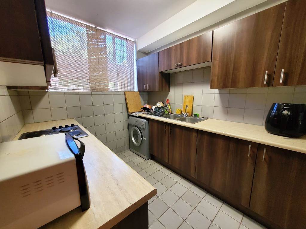 2 Bed Apartment in Orchards photo number 7