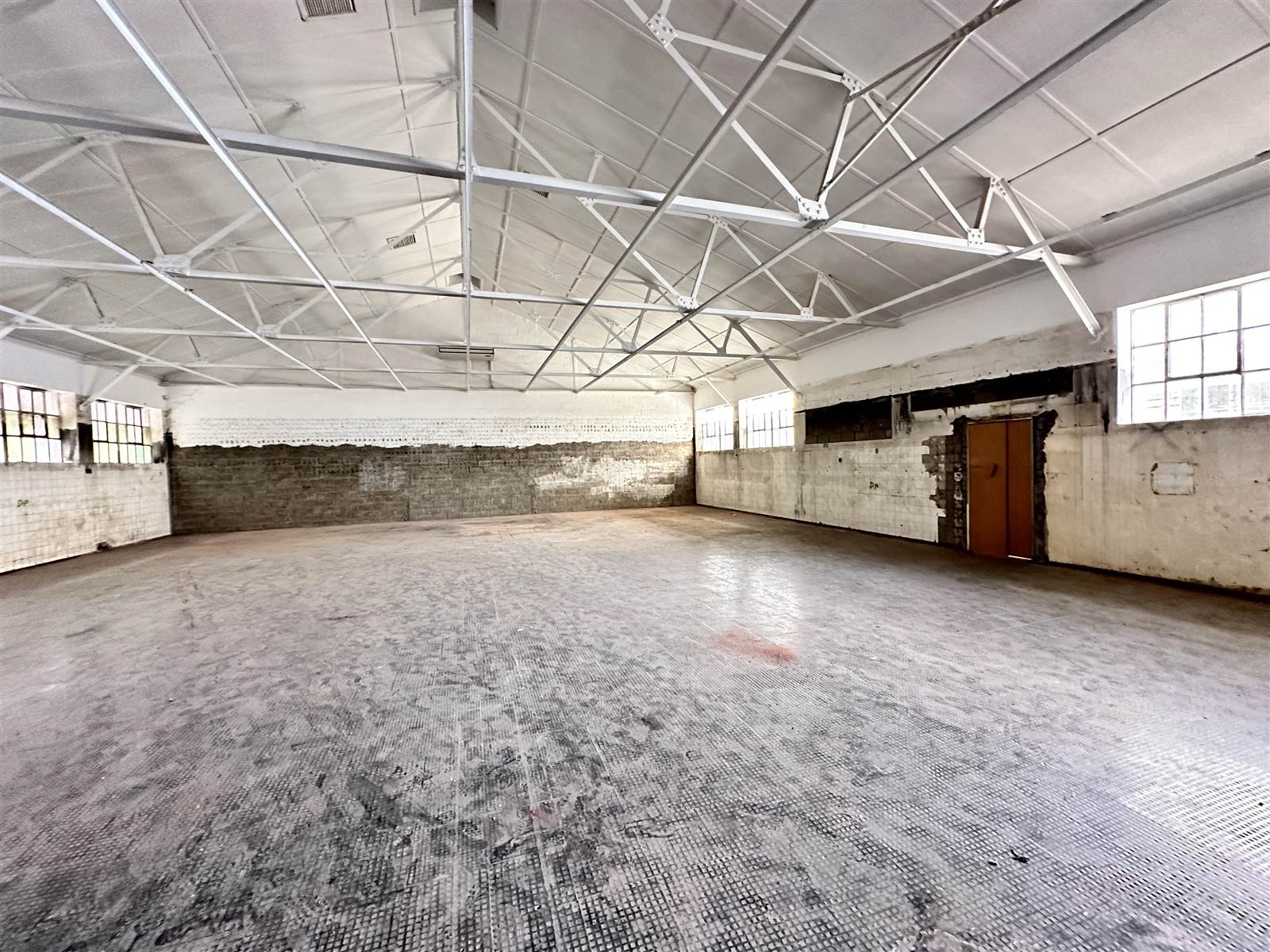 1004  m² Commercial space in Woodstock photo number 3