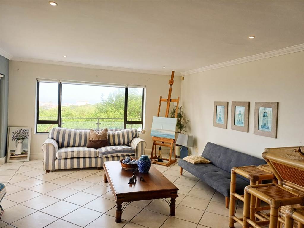 6 Bed House in St Francis Bay photo number 8