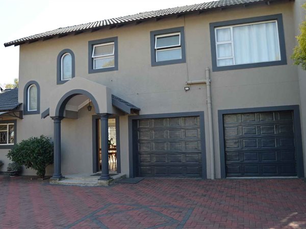 6 Bed House in Randhart