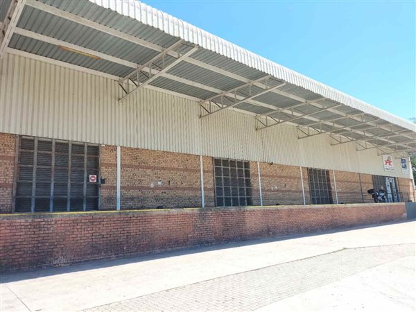 3000  m² Commercial space in Riverside Park