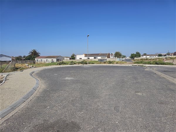 373 m² Land