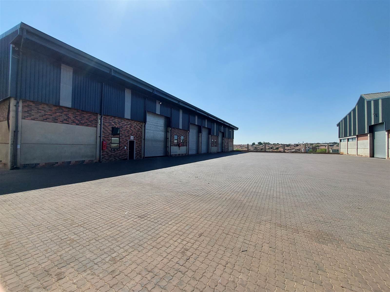 1750  m² Industrial space in Clayville photo number 2
