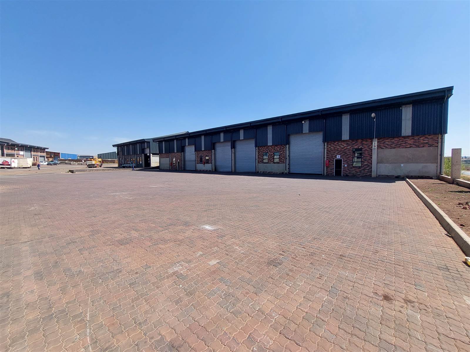 1750  m² Industrial space in Clayville photo number 3