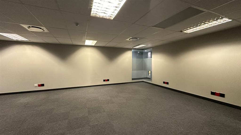 90  m² Commercial space in Highveld photo number 8