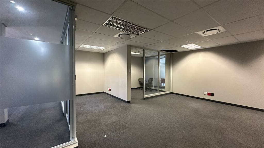 90  m² Commercial space in Highveld photo number 10