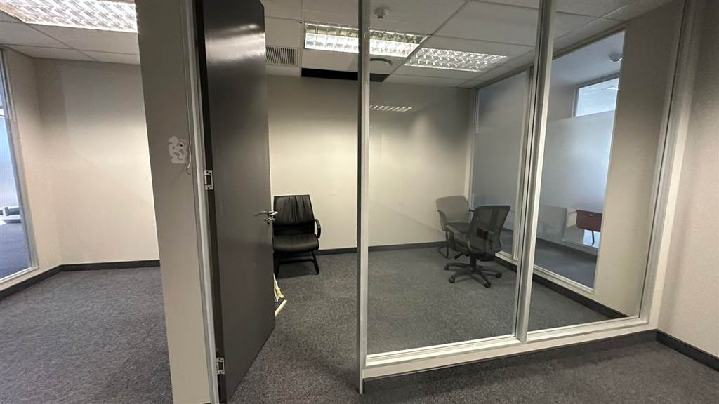 90  m² Commercial space in Highveld photo number 11