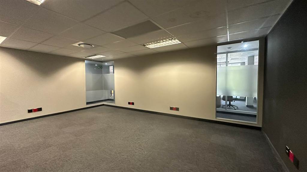 90  m² Commercial space in Highveld photo number 5