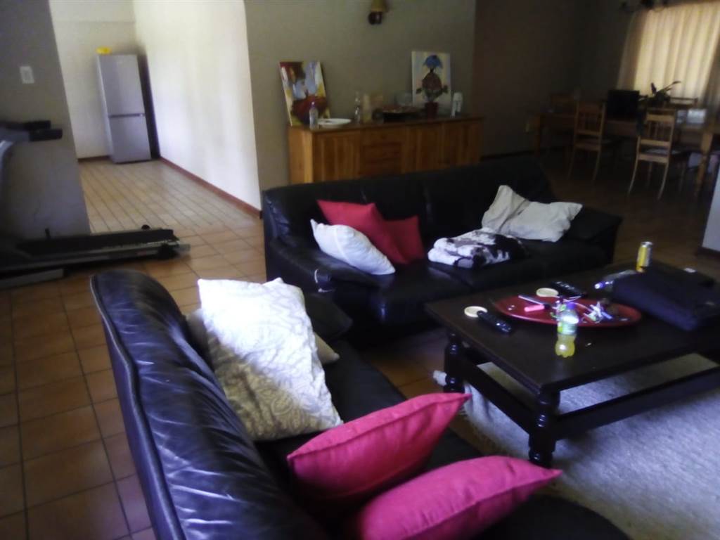 4 Bed House in Melmoth photo number 22