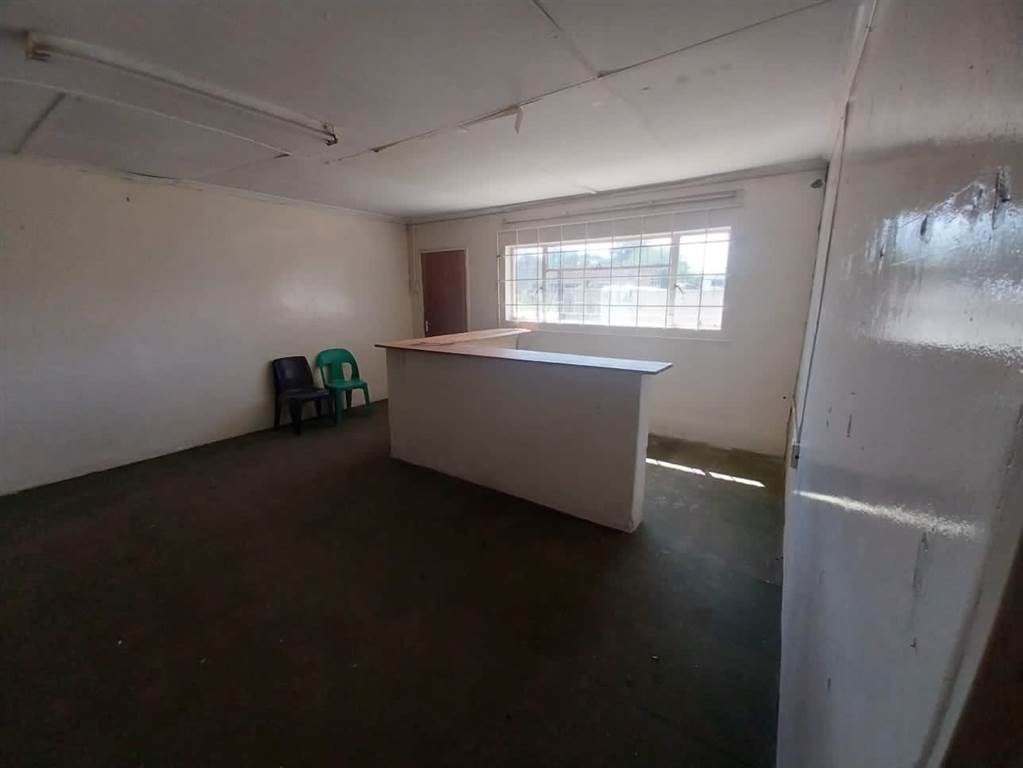 256  m² Commercial space in Jan Kempdorp photo number 4