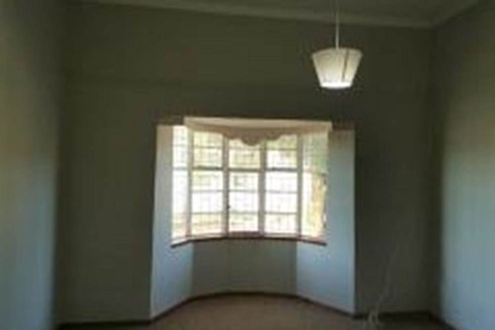 3 Bed House in Kenhardt photo number 5