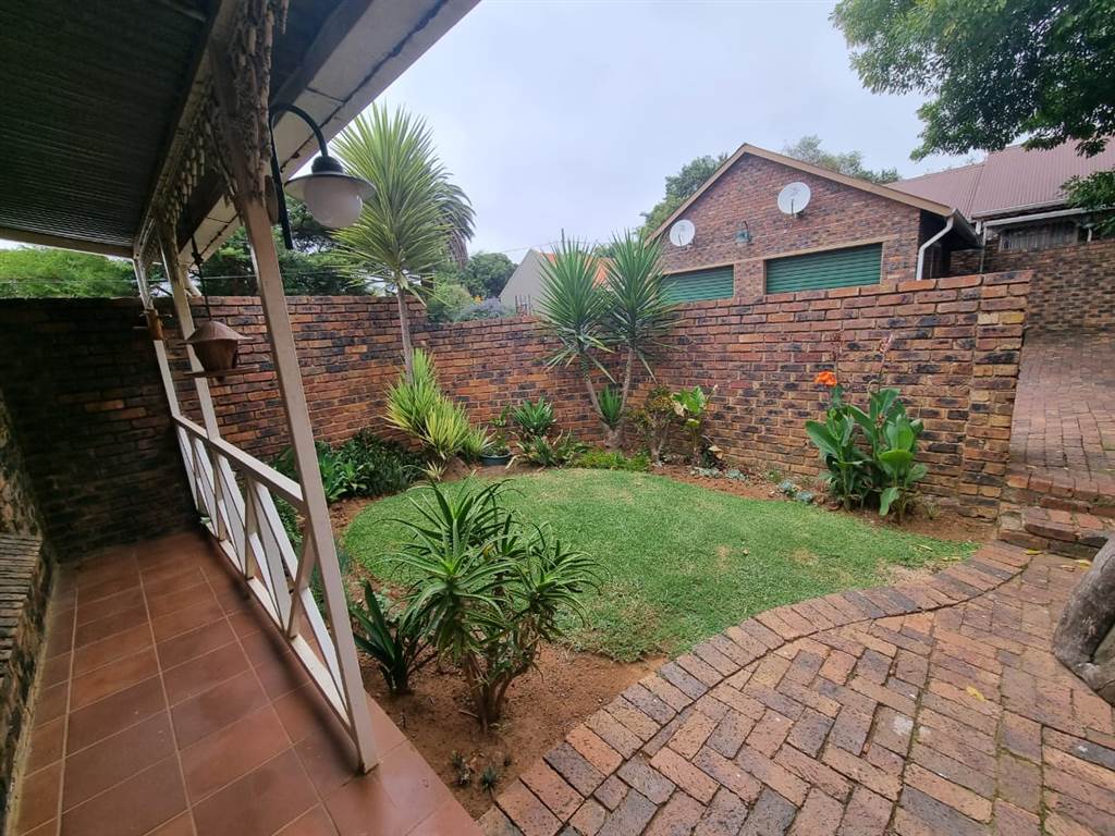2 Bed House in Krugersdorp North photo number 9