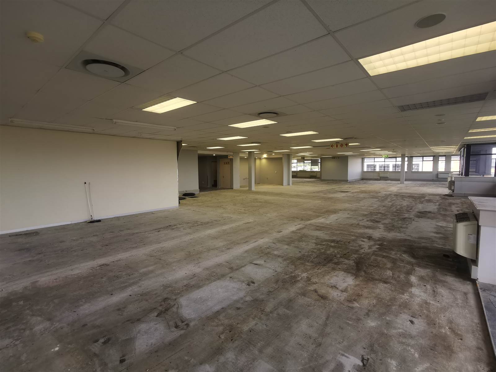 1466.8  m² Commercial space in Plattekloof photo number 8
