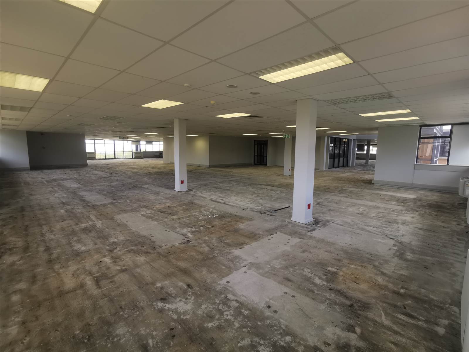 1466.8  m² Commercial space in Plattekloof photo number 4