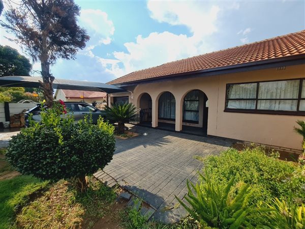 3 Bedroom House 3 Bedroom House