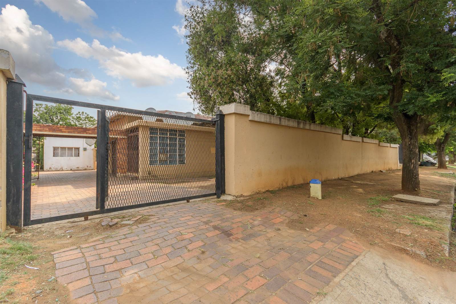 4 Bed House in Kempton Park Central photo number 4