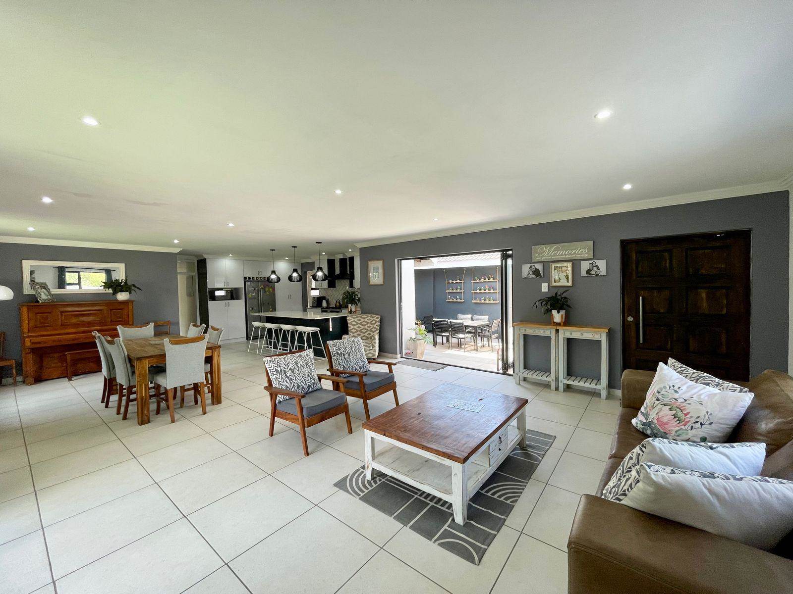 5 Bed House in Secunda photo number 7