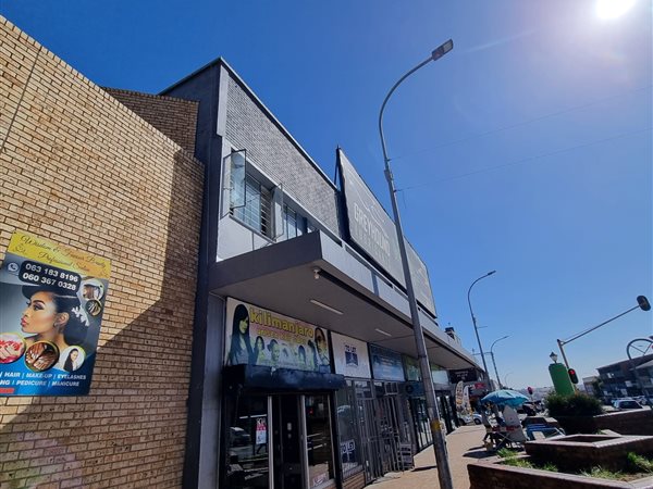 180  m² Retail Space