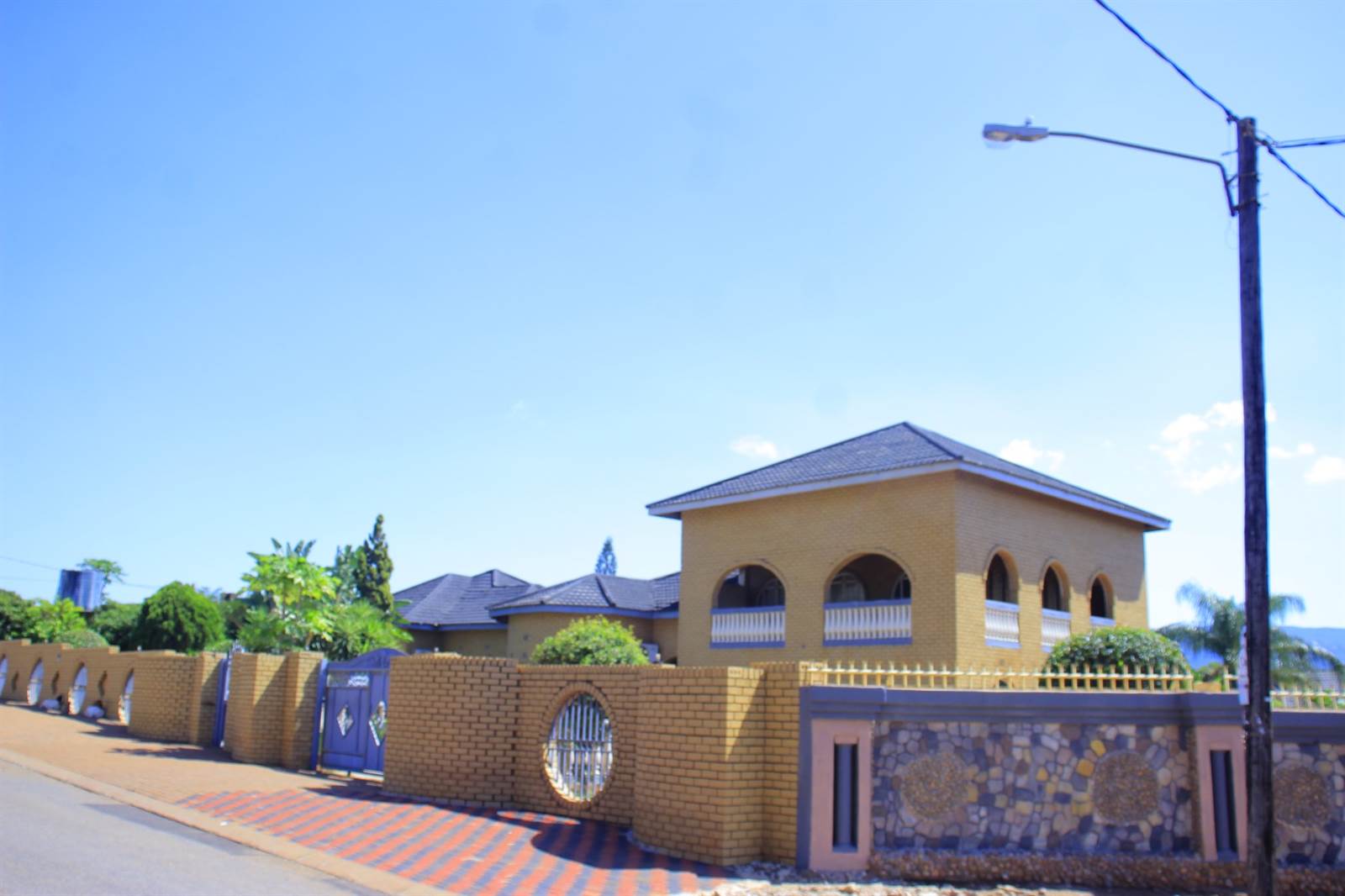7 Bed House in Makhado (Louis Trichardt) photo number 2