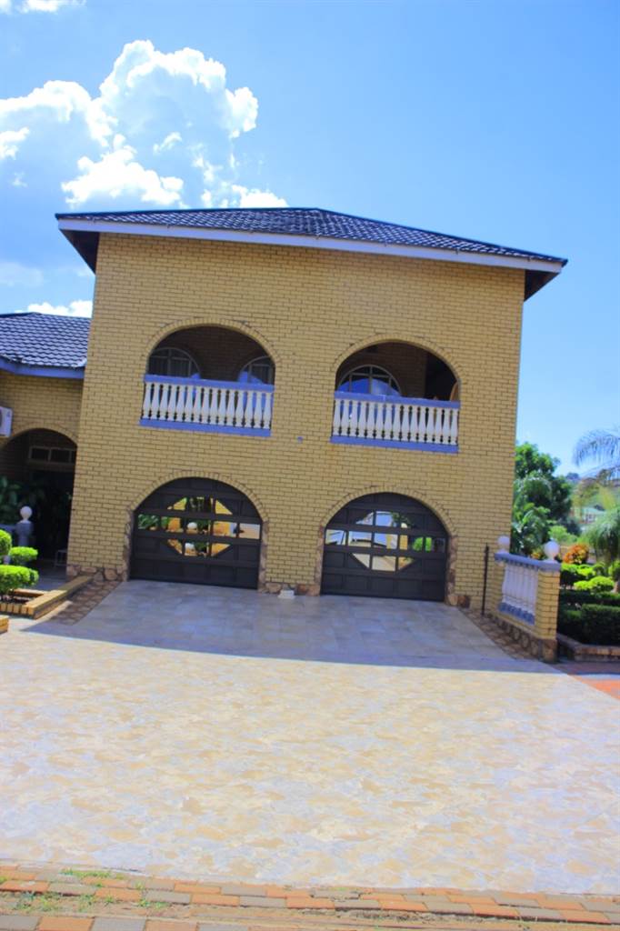 7 Bed House in Makhado (Louis Trichardt) photo number 1