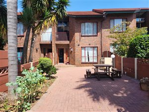 3 Bed Apartment in Woodmere