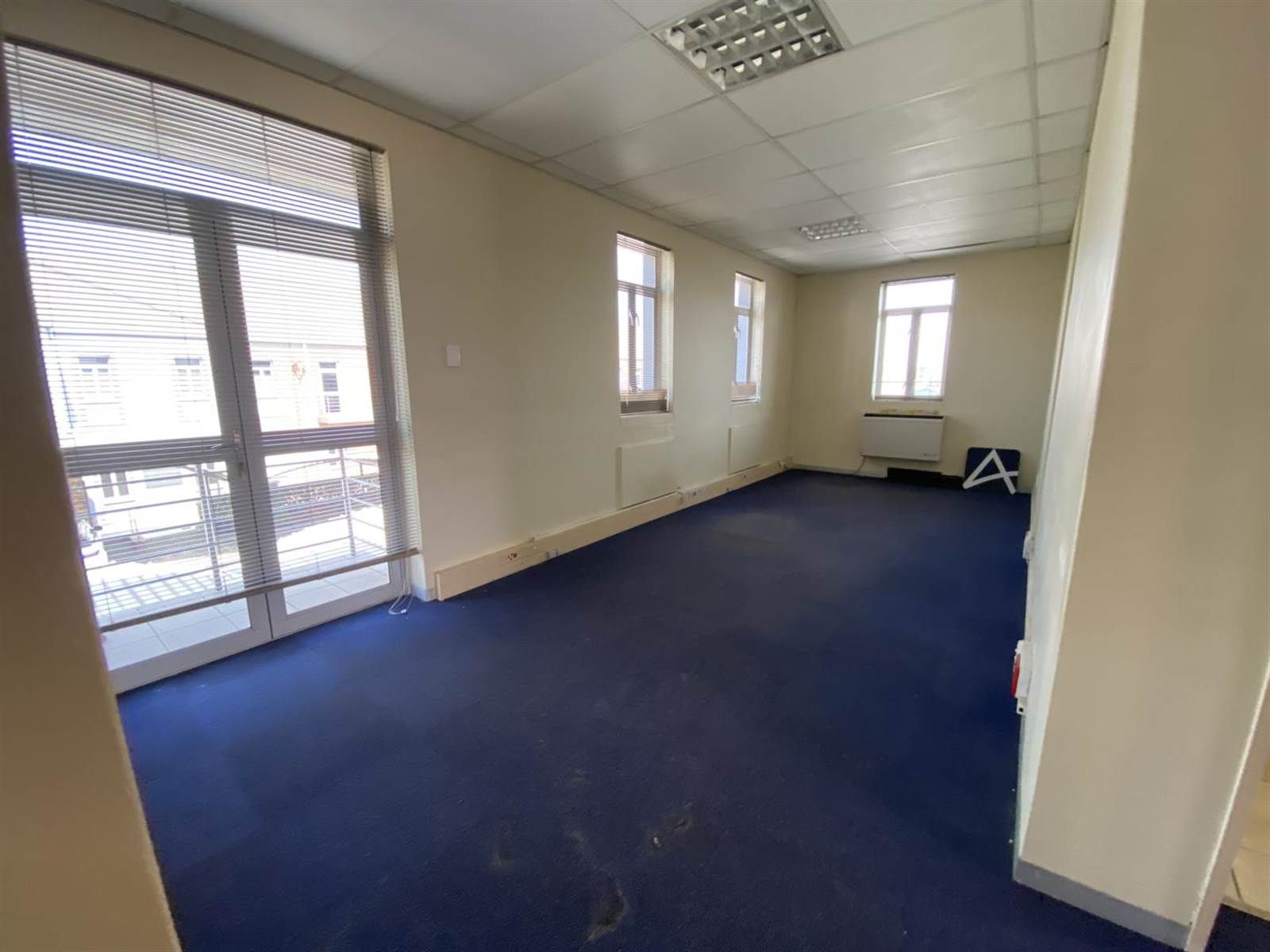 200  m² Office Space in Route 21 Business Park photo number 8