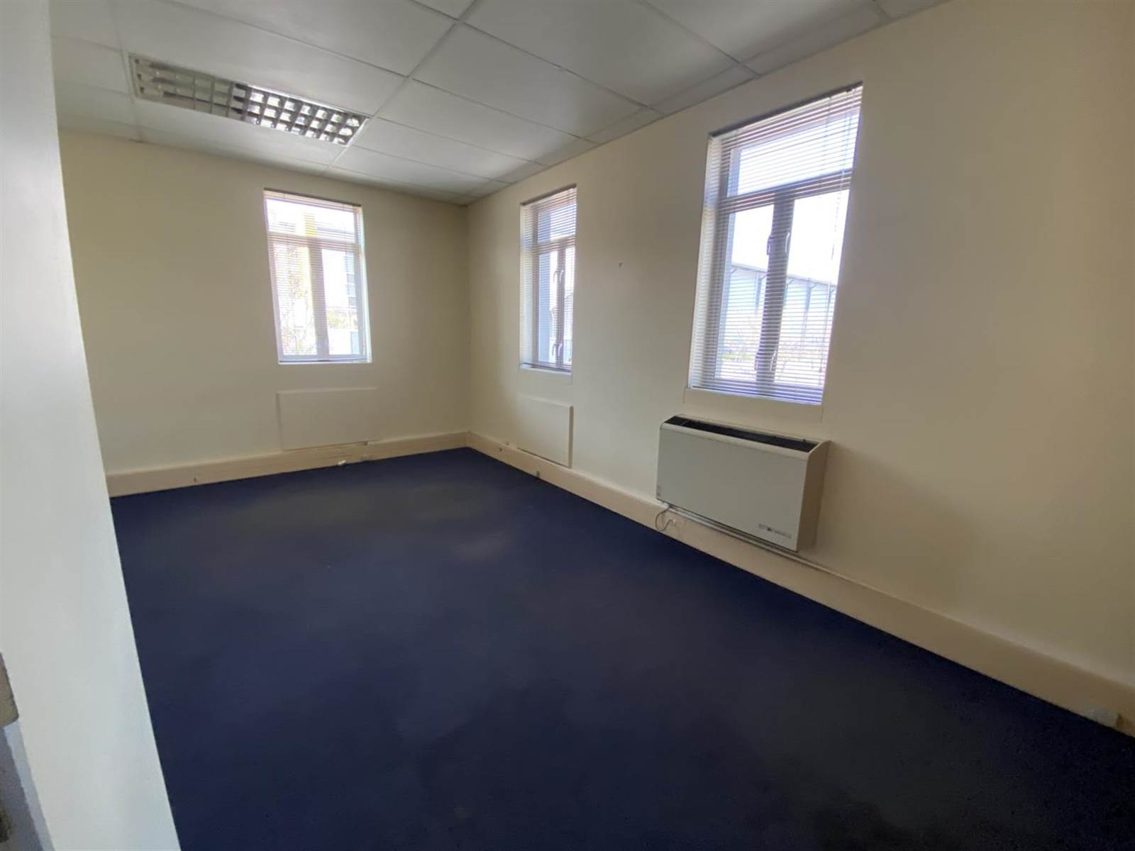 200  m² Office Space in Route 21 Business Park photo number 3