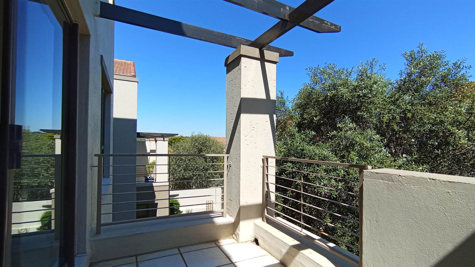 1 Bed Townhouse in Douglasdale photo number 11