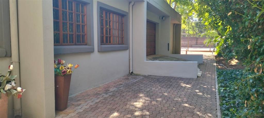 12 Bed House in Raslouw photo number 11