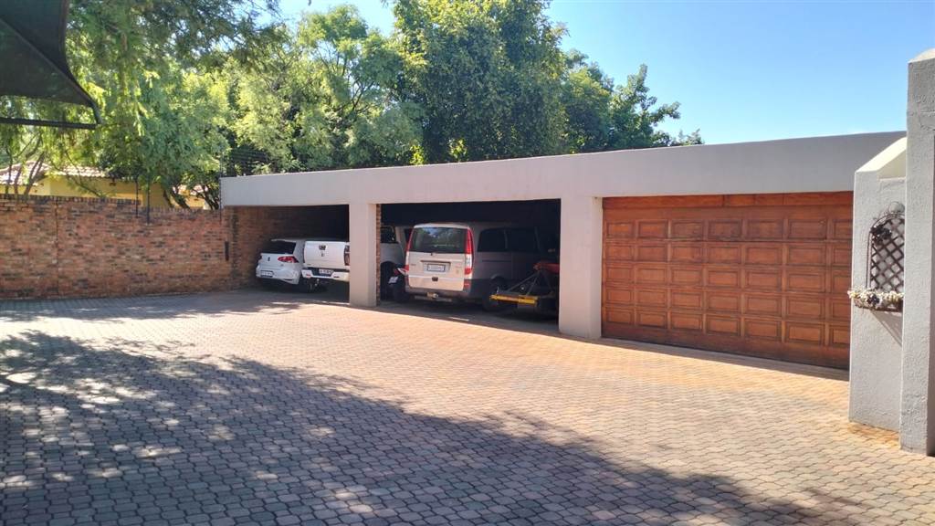12 Bed House in Raslouw photo number 7