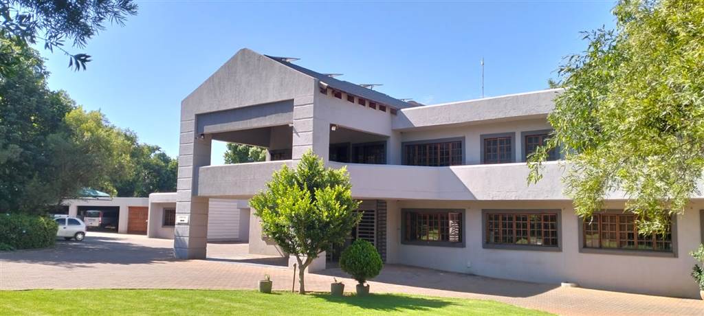 12 Bed House in Raslouw photo number 2