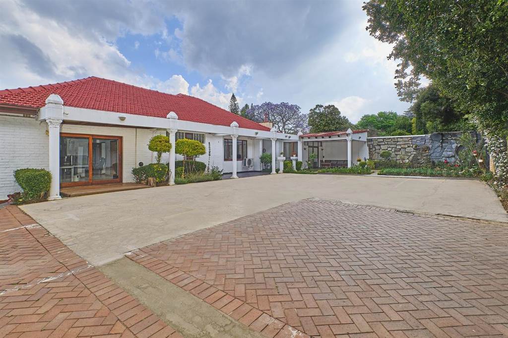 4 Bed House in Saxonwold photo number 1