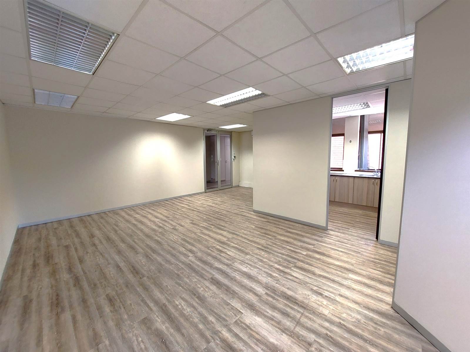 484  m² Office Space in Centurion CBD photo number 6