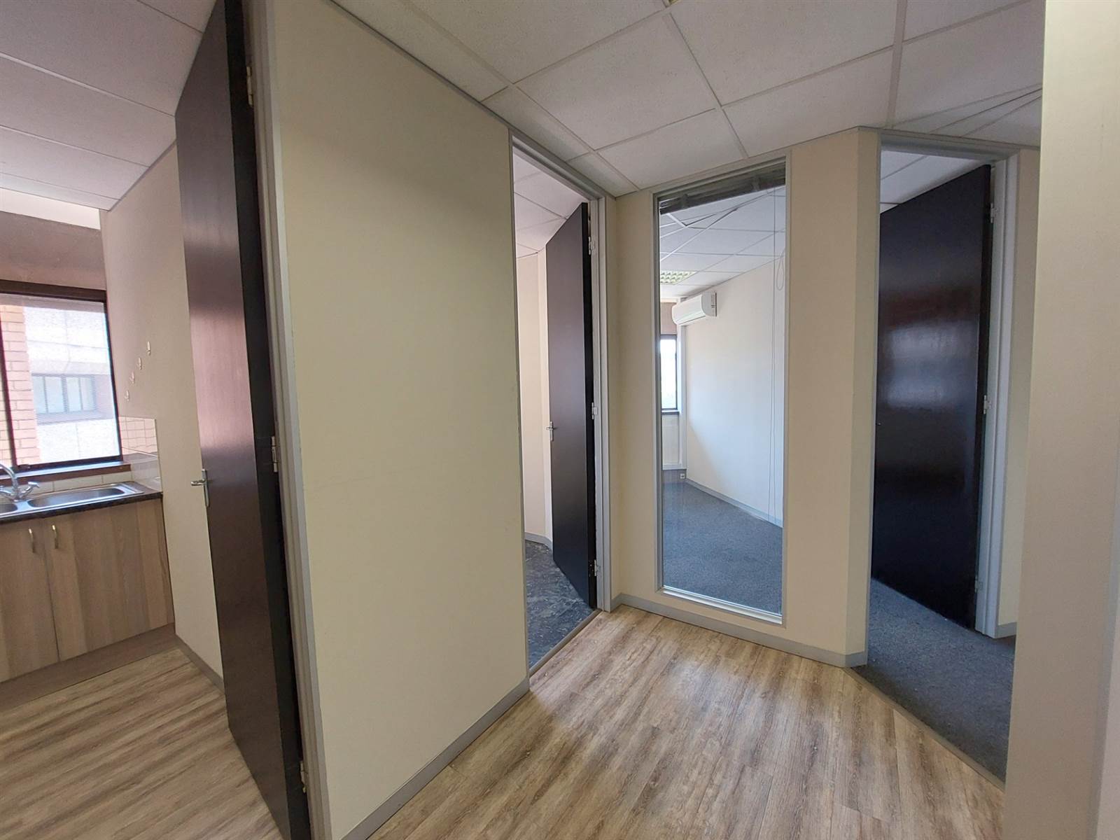 484  m² Office Space in Centurion CBD photo number 10