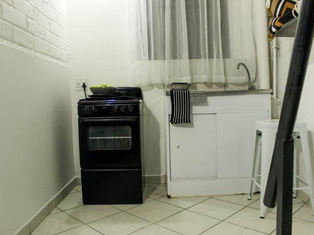 1.5 Bed Apartment in Johannesburg Central photo number 4