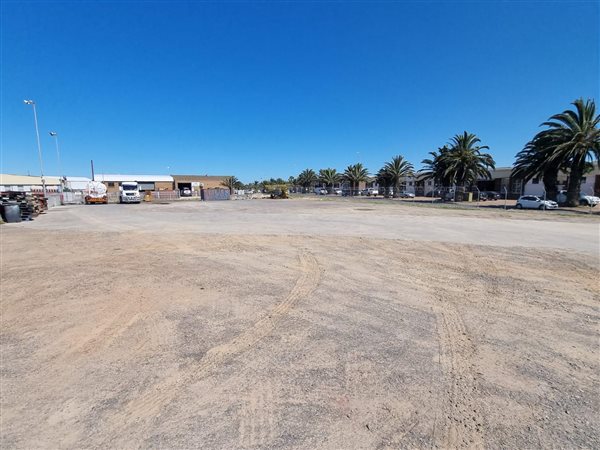 6514 m² Land available in Montague Gardens