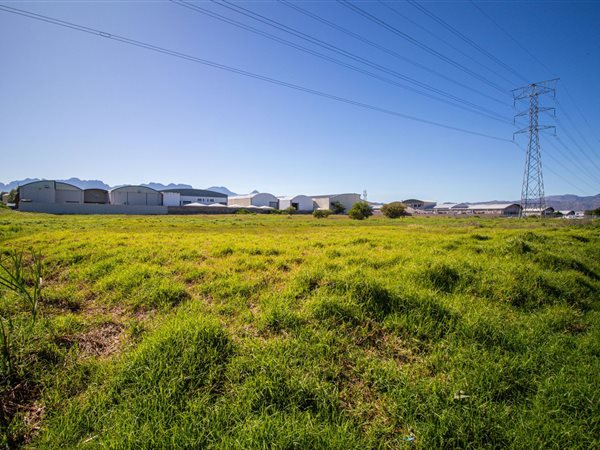 1.1 ha Land available in Somerset West Central