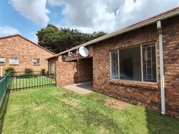3 Bedroom Townhouse 3 Bedroom Townhouse