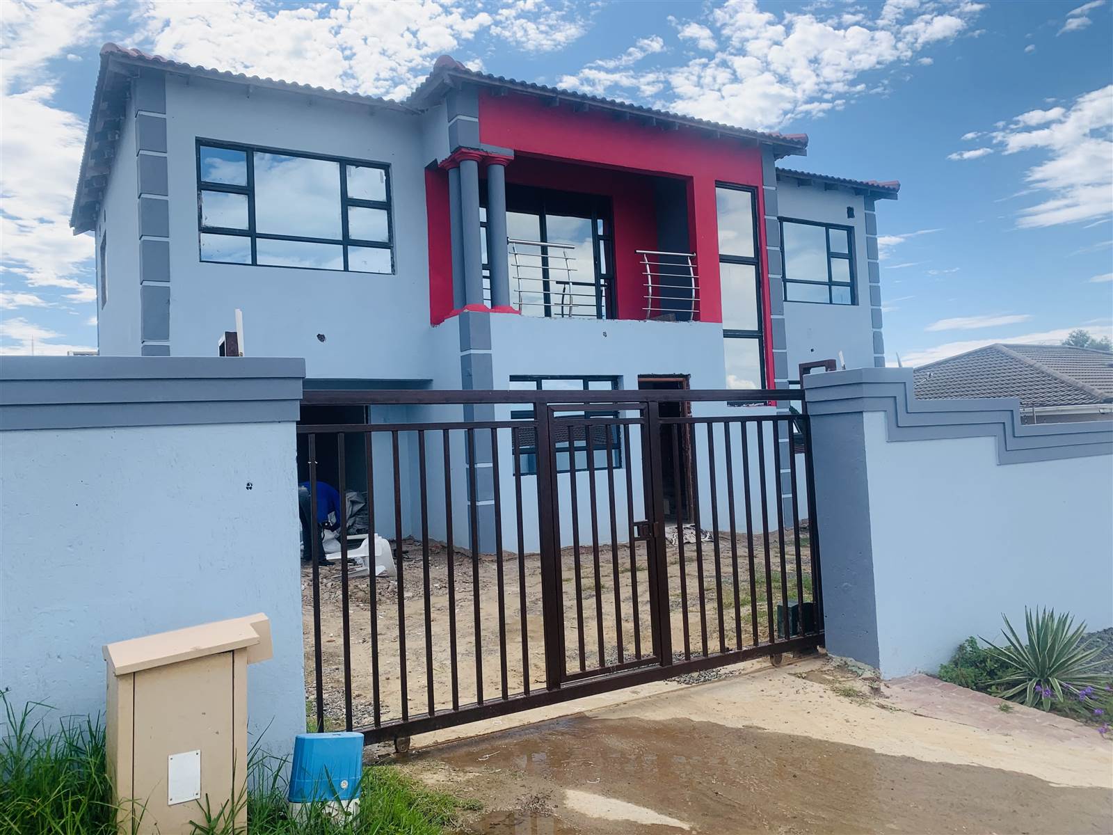 8 Bed House in Southernwood photo number 2