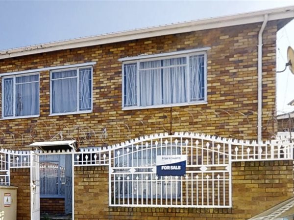 6 Bed House in Actonville