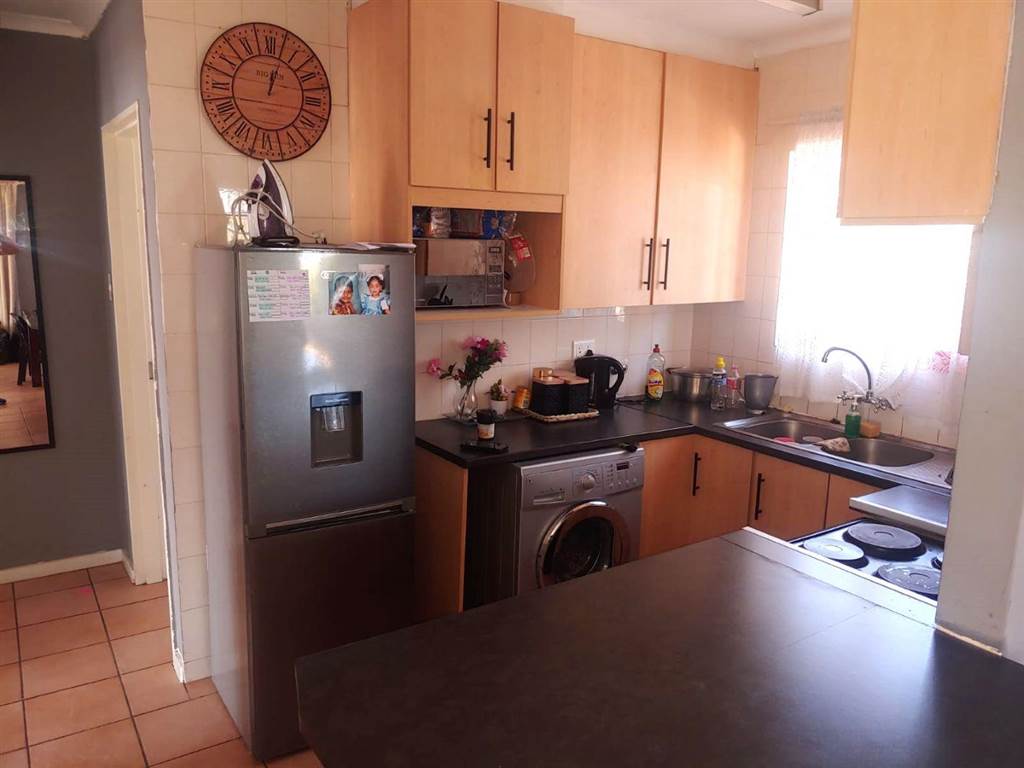 2 Bed Apartment in Lyttelton Manor photo number 14
